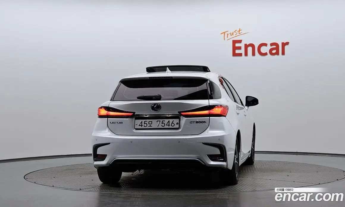 Lexus CT200h 2018 1.8 АКПП, фото 3