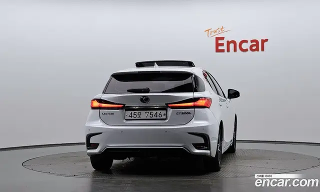 Lexus CT200h 2018 1.8 АКПП, миниатюра 3