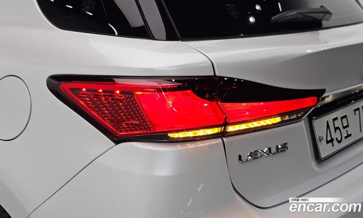 Lexus CT200h 2018 1.8 АКПП, фото 8