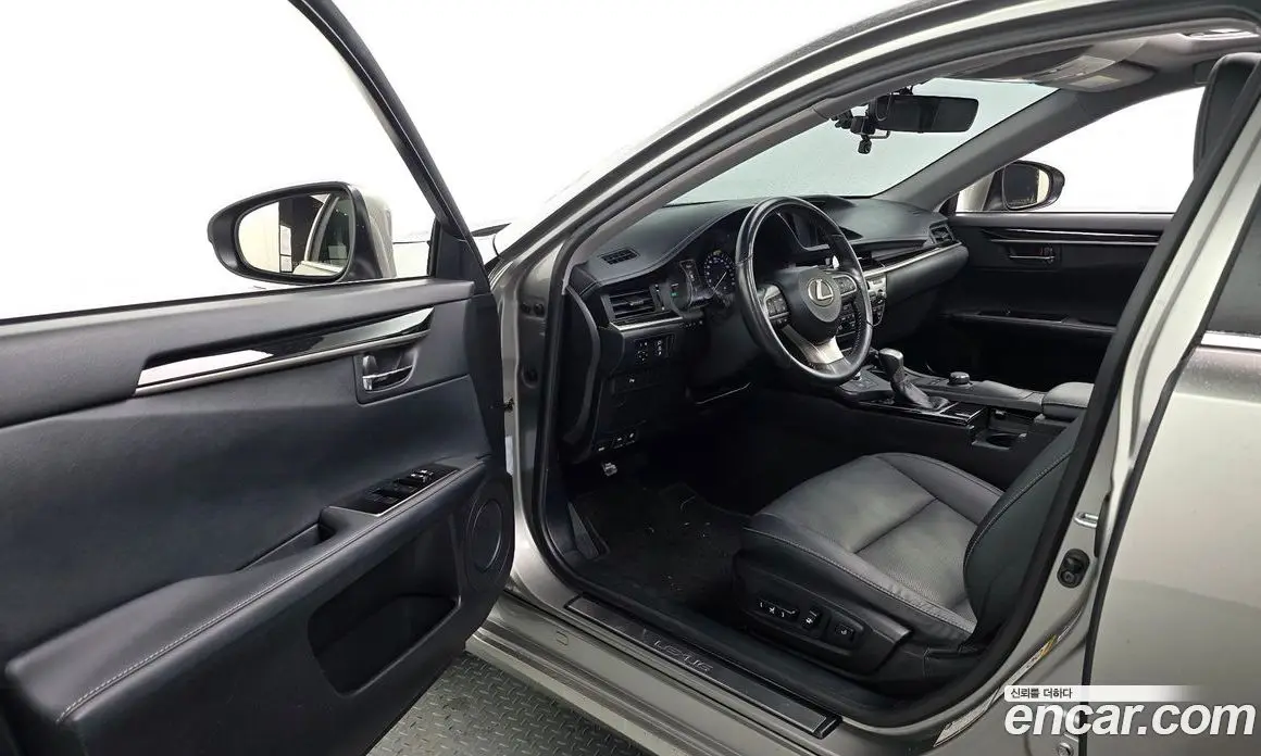 Lexus ES 2017 2.5 АКПП, фото 10