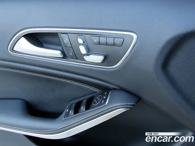 Mercedes-Benz GLA-Class 2019 2.0 АКПП, миниатюра 11