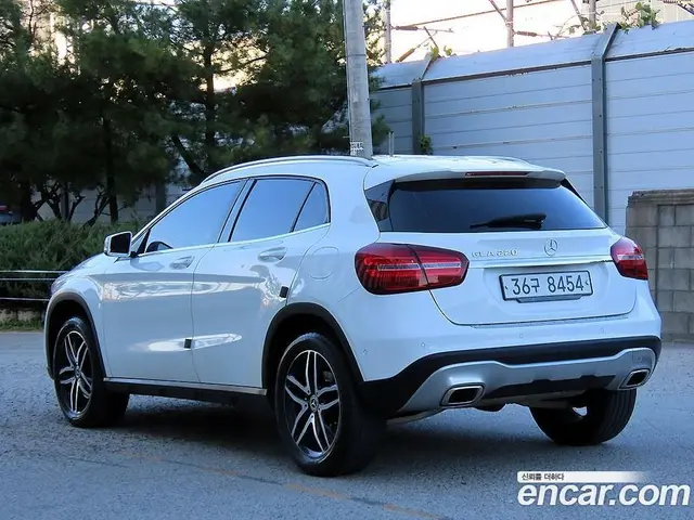 Mercedes-Benz GLA-Class 2019 2.0 АКПП, миниатюра 3