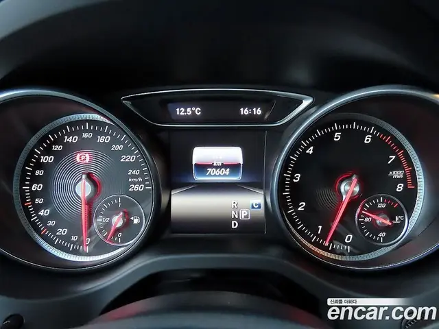 Mercedes-Benz GLA-Class 2019 2.0 АКПП, миниатюра 9