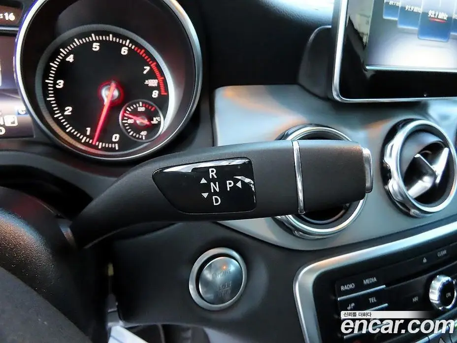Mercedes-Benz GLA-Class 2019 2.0 АКПП, фото 10