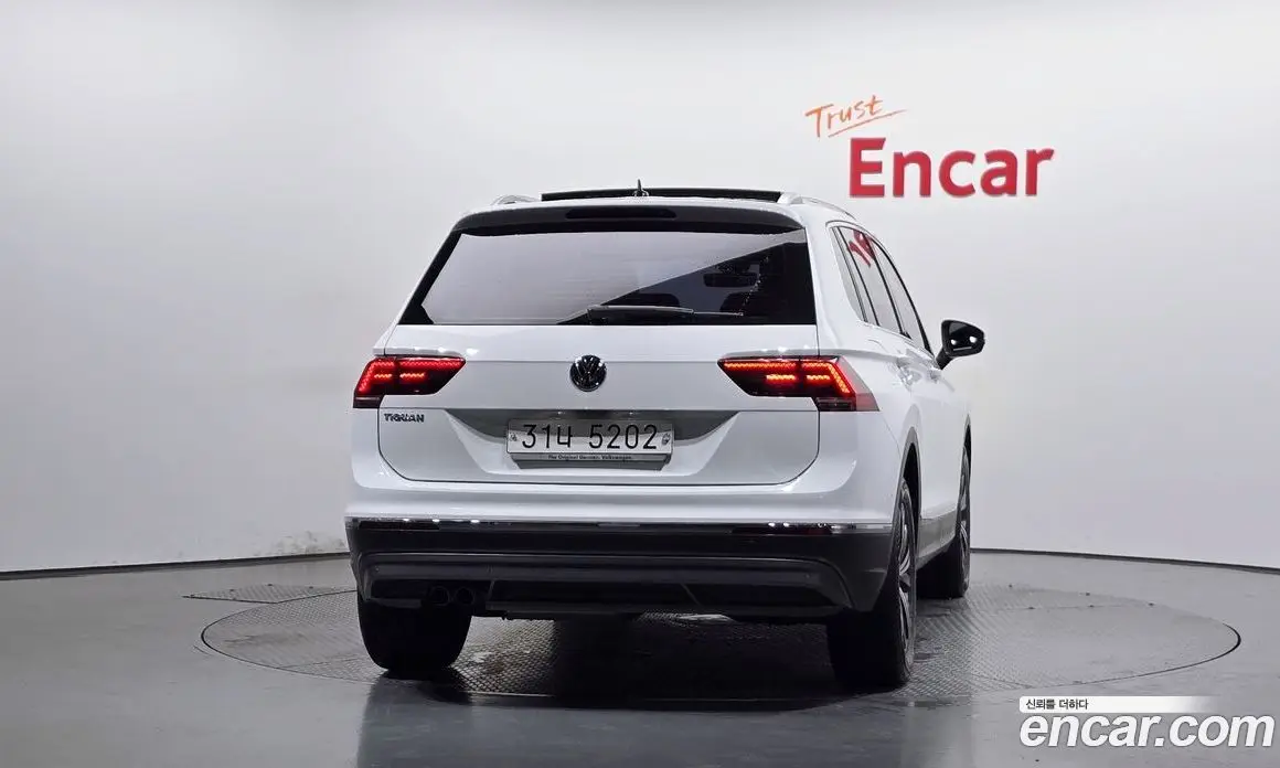 Volkswagen Tiguan 2018 2.0 АКПП, фото 4