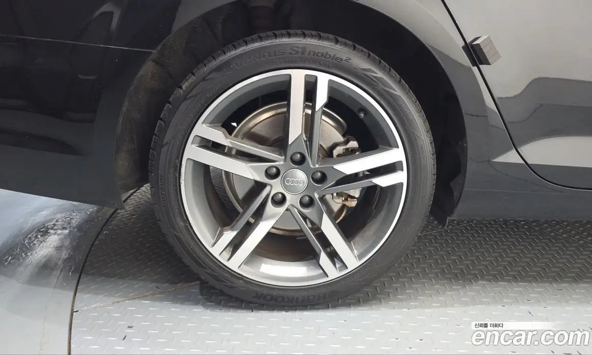 Audi A4 2019 2.0 АКПП, фото 5