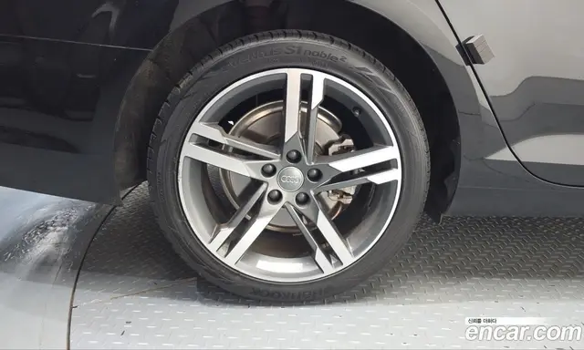 Audi A4 2019 2.0 АКПП, миниатюра 5