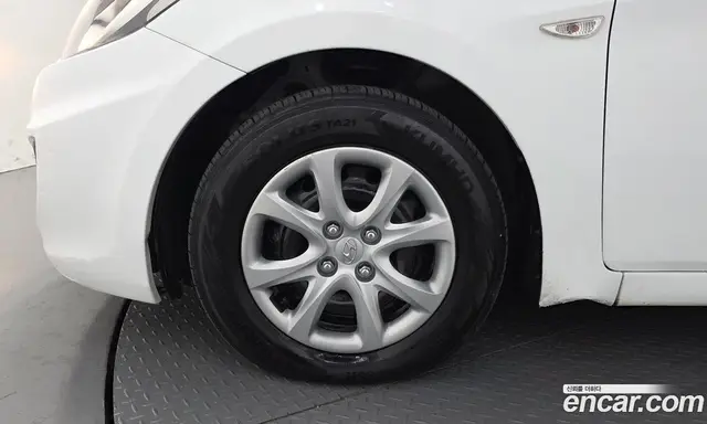 Hyundai Accent 2013 1.6 АКПП, миниатюра 5