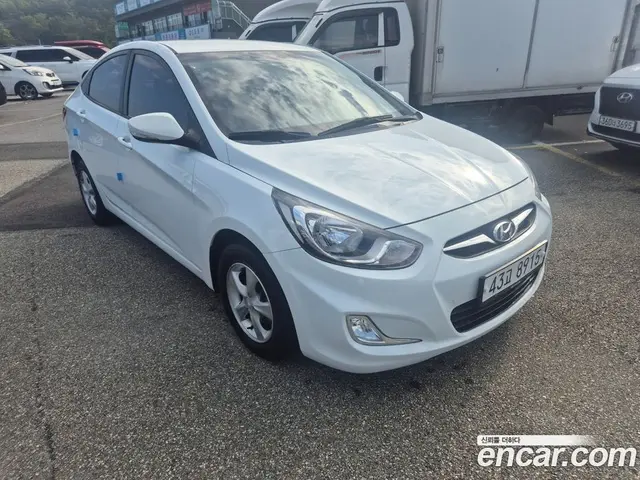 Hyundai Accent 2013 1.4 АКПП, миниатюра 3
