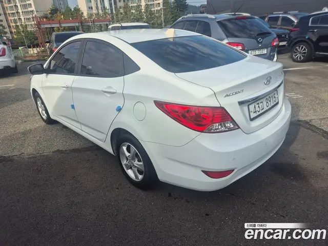 Hyundai Accent 2013 1.4 АКПП, миниатюра 6