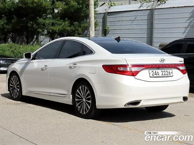Hyundai Grandeur 2013 2.4 АКПП, миниатюра 3