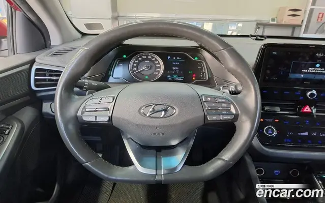 Hyundai Ioniq 2019 1.6 АКПП, миниатюра 6