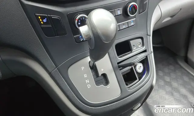 Hyundai Starex 2016 2.5 АКПП, миниатюра 9
