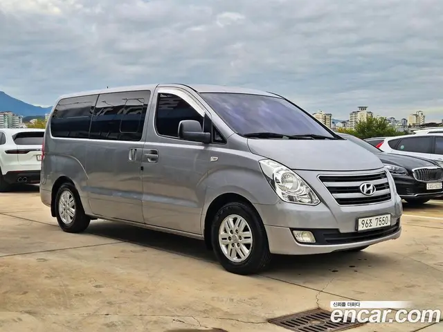 Hyundai Starex 2016 2.5 АКПП, миниатюра 3