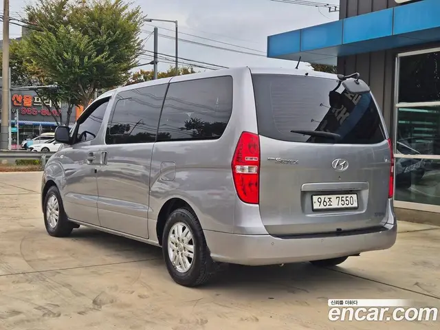 Hyundai Starex 2016 2.5 АКПП, миниатюра 4