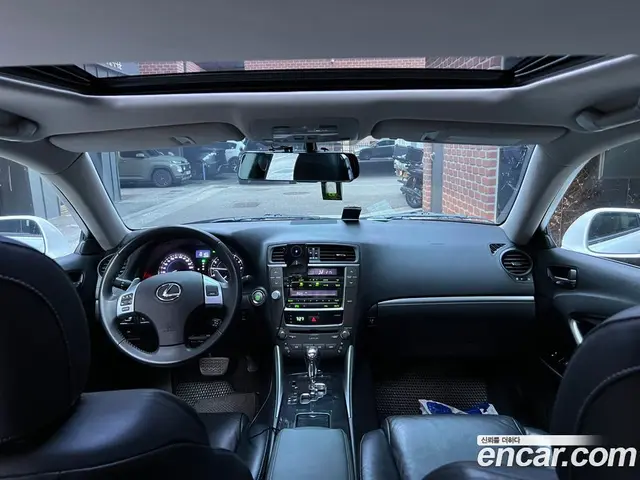 Lexus IS 2010 2.5 АКПП, миниатюра 7