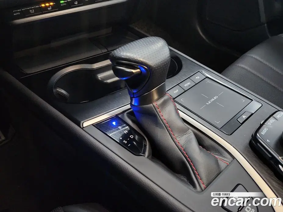 Lexus UX 2021 2.0 вариатор, фото 13 Lexus UX 2021 2.0 вариатор, фото 13