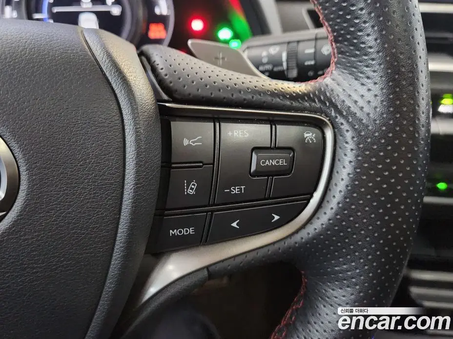 Lexus UX 2021 2.0 вариатор, фото 16 Lexus UX 2021 2.0 вариатор, фото 16