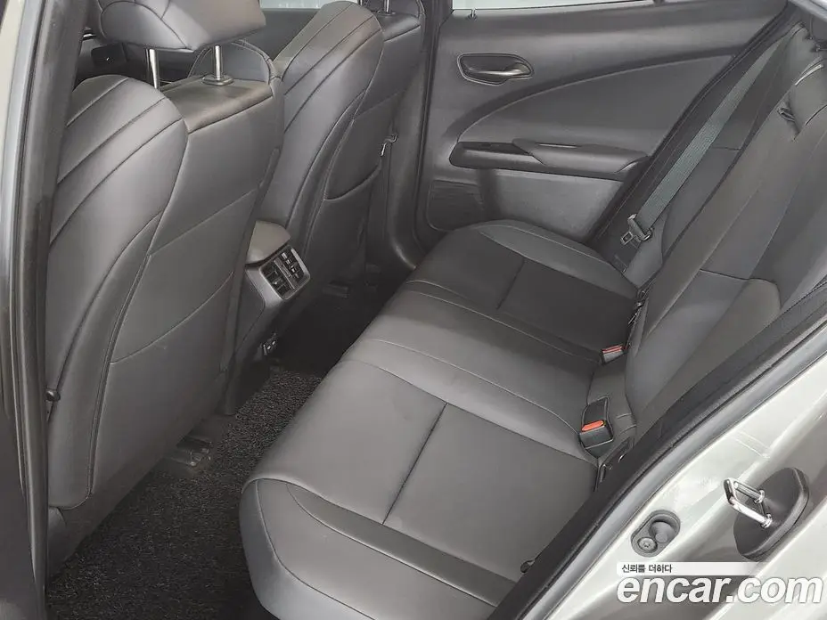 Lexus UX 2021 2.0 вариатор, фото 5 Lexus UX 2021 2.0 вариатор, фото 5