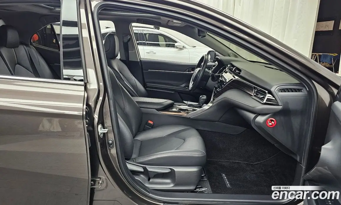 Toyota Camry 2019 2.5 АКПП, фото 16