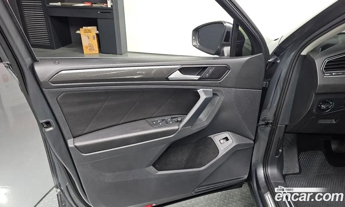 Volkswagen Tiguan 2020 2.0 АКПП, фото 13