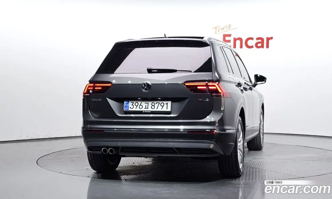 Volkswagen Tiguan 2020 2.0 АКПП, фото 3