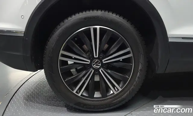 Volkswagen Tiguan 2024 2.0 АКПП, миниатюра 5