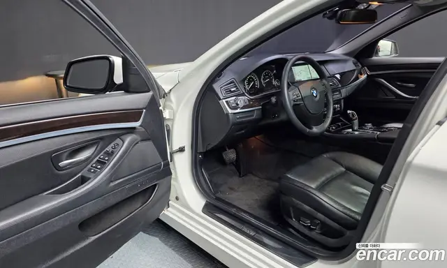 BMW 5 серия 2012 2.0 АКПП, миниатюра 10