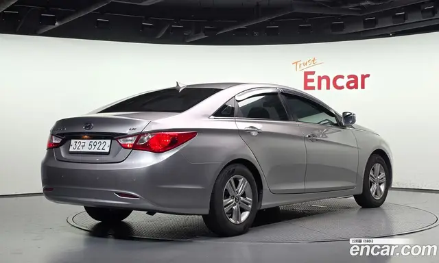 Hyundai Sonata 2013 2.0 АКПП, миниатюра 2