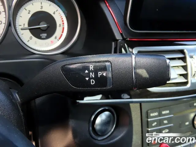 Mercedes-Benz E-Class 2016 2.1 АКПП, миниатюра 10