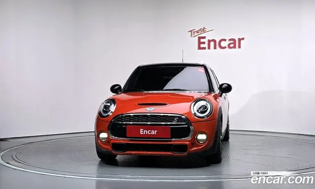 Mini Cooper 2018 2.0 АКПП, миниатюра 3