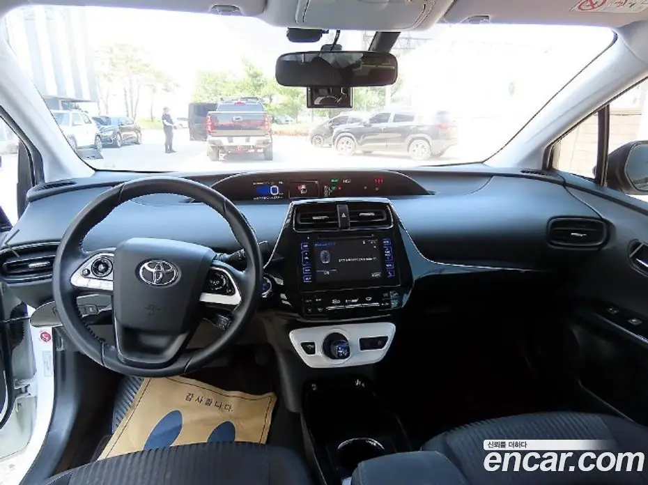 Toyota Prius 2018 1.8 вариатор, фото 7