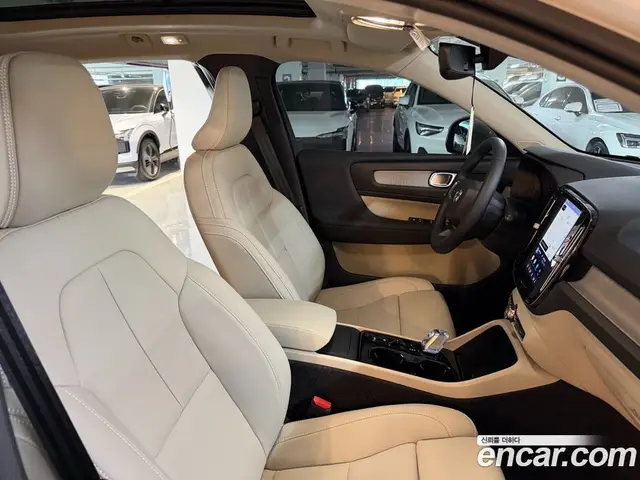 Volvo XC40 2025 2.0 АКПП, миниатюра 10