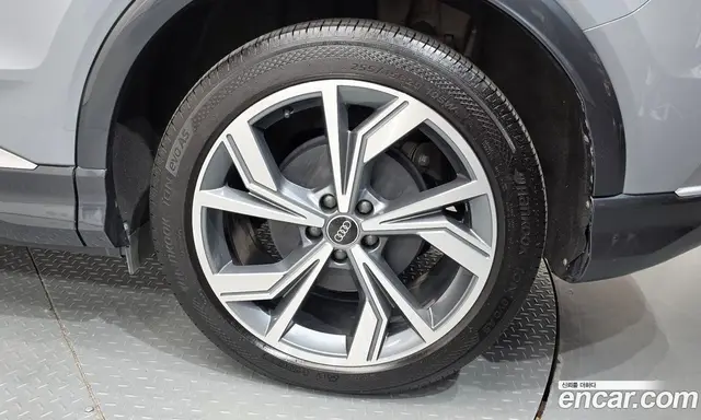 Audi Q4 e-tron 2023 0.2 АКПП, миниатюра 7
