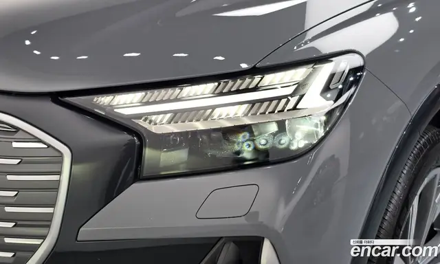 Audi Q4 e-tron 2023 0.2 АКПП, миниатюра 8