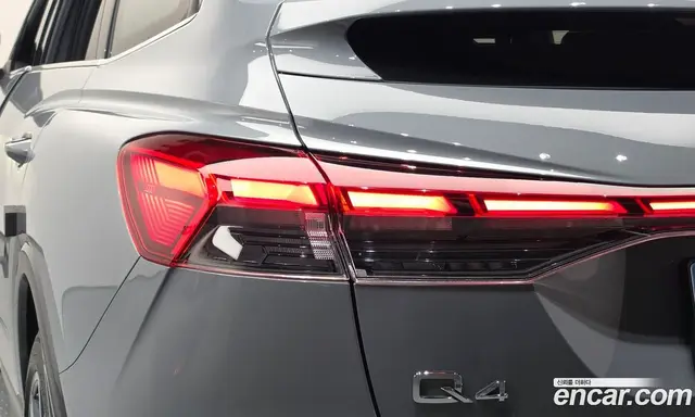 Audi Q4 e-tron 2023 0.2 АКПП, миниатюра 9