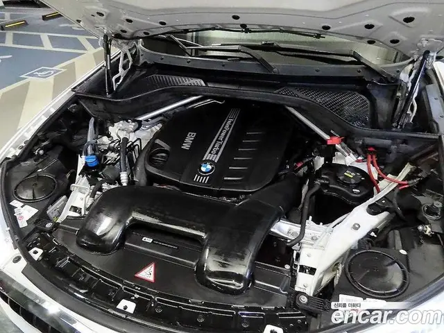 BMW X5 2015 3.0 АКПП, миниатюра 6 BMW X5 2015 3.0 АКПП, миниатюра 6