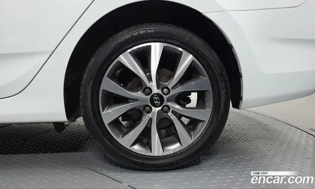 Hyundai Accent 2012 1.6 АКПП, миниатюра 7