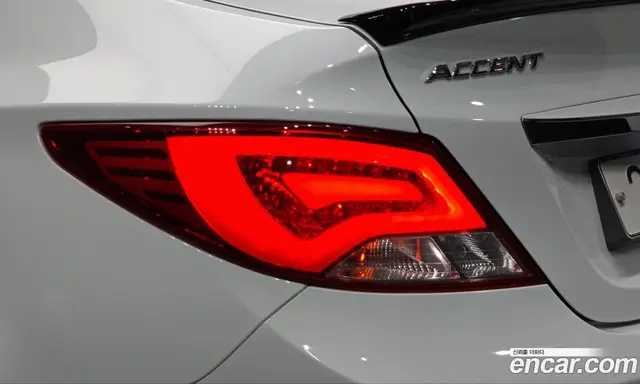 Hyundai Accent 2012 1.6 АКПП, миниатюра 9