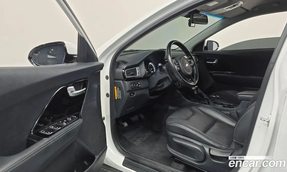 Kia Niro 2018 1.6 АКПП, фото 13