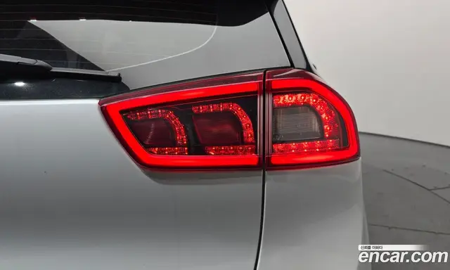 Kia Niro 2018 1.6 АКПП, миниатюра 9