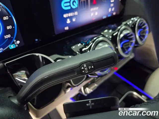 Mercedes-Benz EQA 2025 0.2 АКПП, миниатюра 9