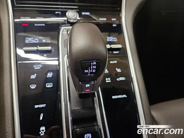 Porsche Panamera 2018 3.0 АКПП, миниатюра 9