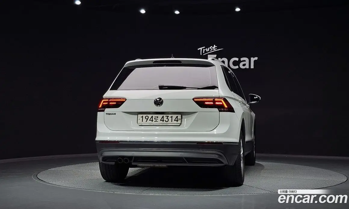 Volkswagen Tiguan 2020 2.0 АКПП, фото 4