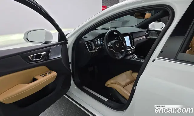 Volvo S60 2021 2.0 АКПП, миниатюра 10 Volvo S60 2021 2.0 АКПП, миниатюра 10