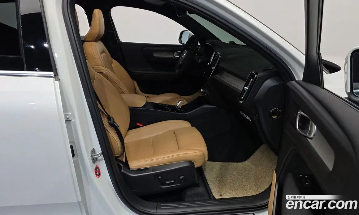 Volvo XC40 2021 2.0 АКПП, фото 17