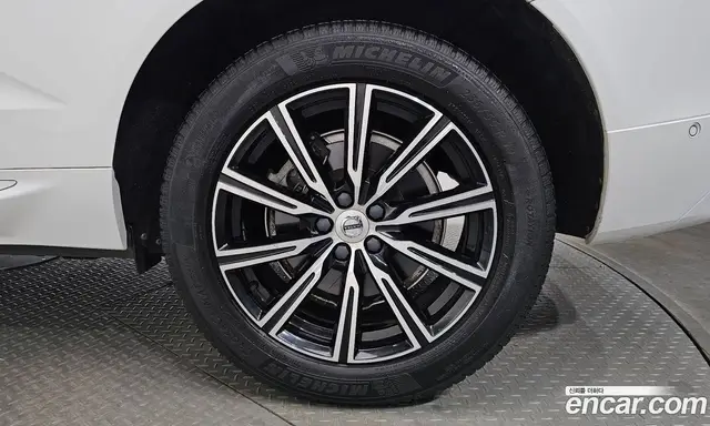 Volvo XC60 2019 2.0 АКПП, миниатюра 6 Volvo XC60 2019 2.0 АКПП, миниатюра 6