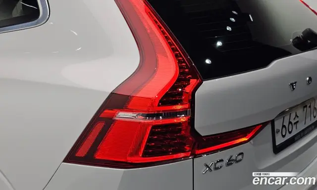 Volvo XC60 2019 2.0 АКПП, миниатюра 8 Volvo XC60 2019 2.0 АКПП, миниатюра 8