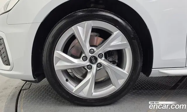 Audi A4 2022 2.0 АКПП, миниатюра 5