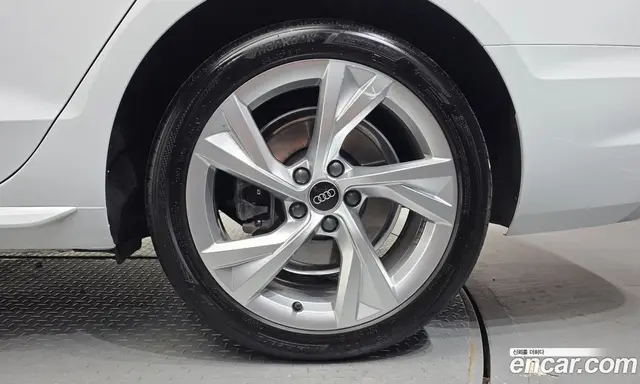Audi A4 2022 2.0 АКПП, миниатюра 7